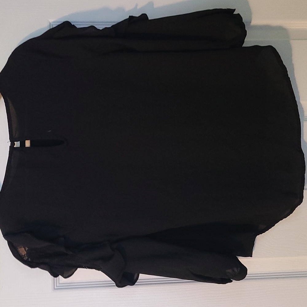 MINE Ruffle Sleeve Blouse - Picture 6 of 6